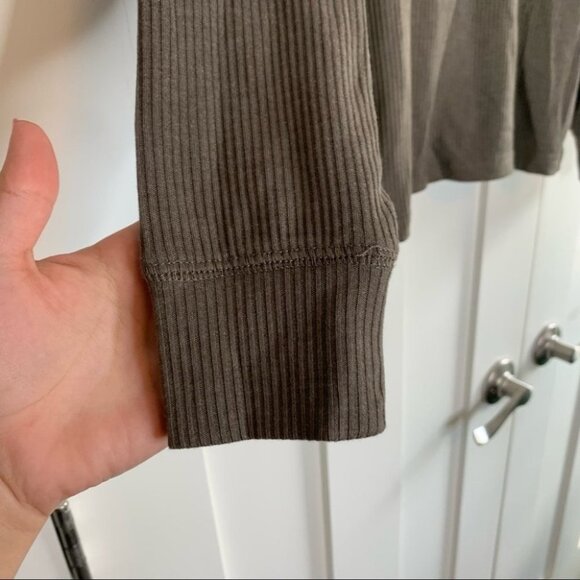 Anthropologie x Chaser Olive Green Henley Top Size XS - Picture 5 of 10